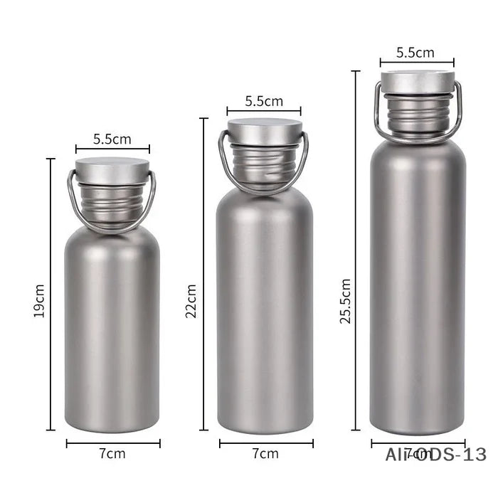 Bouteille Titane Pur 99,8% Ultra-Légère - 3 Tailles 500ml/600ml/750ml Premium Outdoor - Camp de Base Farzen