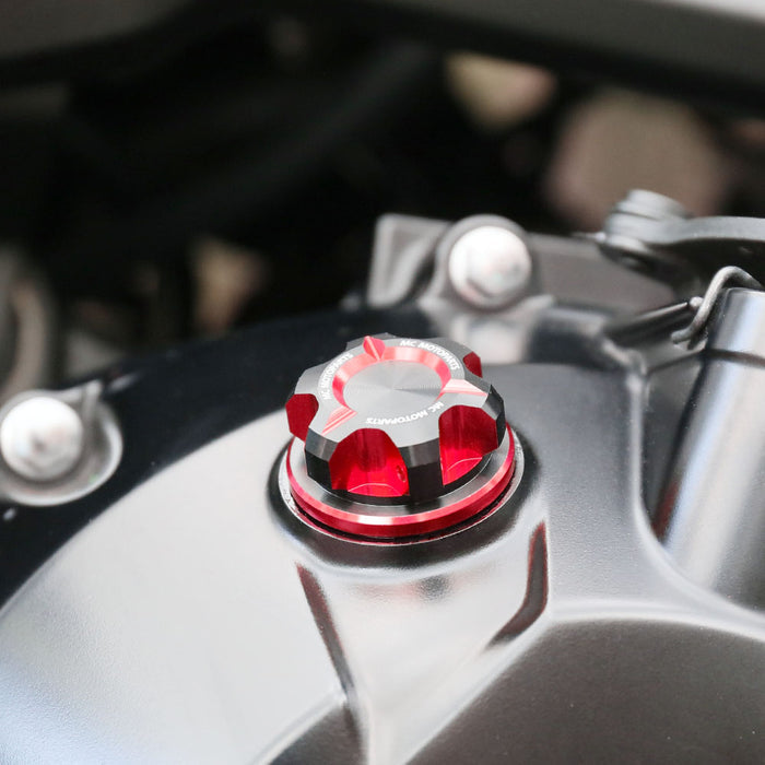 MC Motoparts CNC oil filler cap for Honda CBF600, CBR600RR, CBR1000RR, and CBR600F motorcycle engine oil fill port.