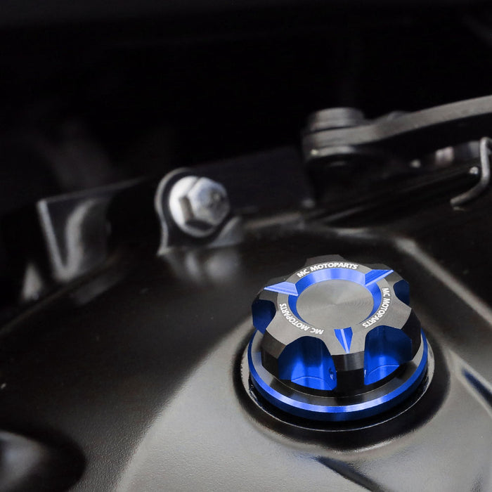 CNC oil filler cap for Yamaha YZF R6, R1, R3, MT-07, MT-10 motorcycle by MC Motoparts, installed on engine.