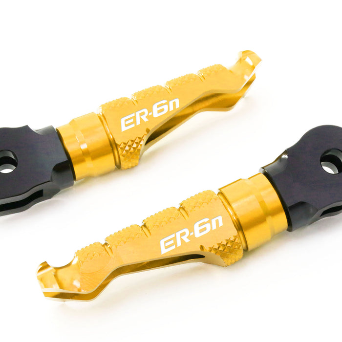 Front MC Motoparts R-FIGHT foot pegs for Kawasaki ER-6N 2005-2016 with engraved logo, standard motorcycle foot pegs.